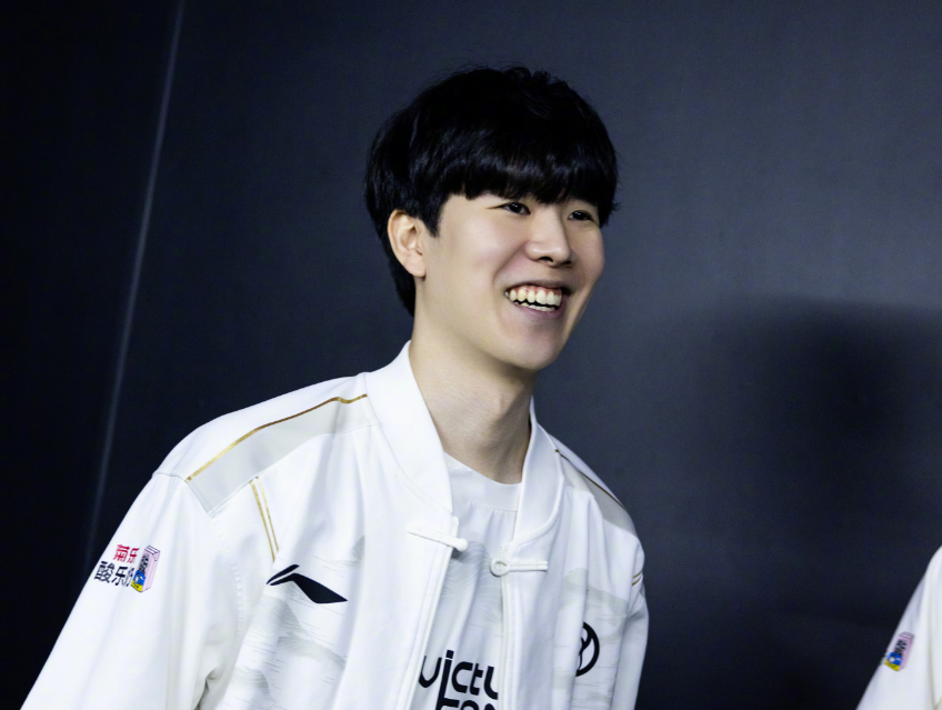 也暴露出战 也暴露出战