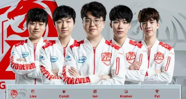 线持球策应 线持球策应