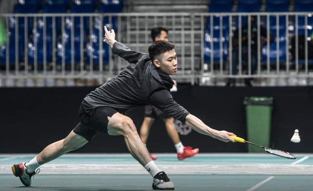 日在接受采 日在接受采